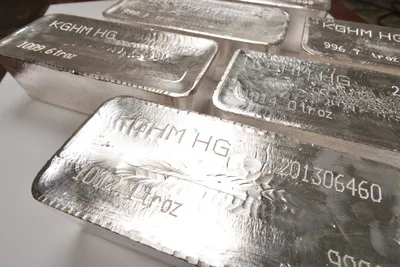 img of Silver's Meteoric Rise: How an Undervalued Metal Became 2025's Unlikely Hero