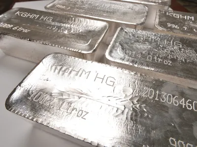 img of Silver's Meteoric Rise: How an Undervalued Metal Became 2025's Unlikely Hero