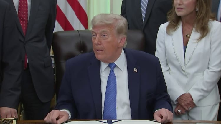 img of The Alarming Disconnect: When a Leader 'Loves' Inflation