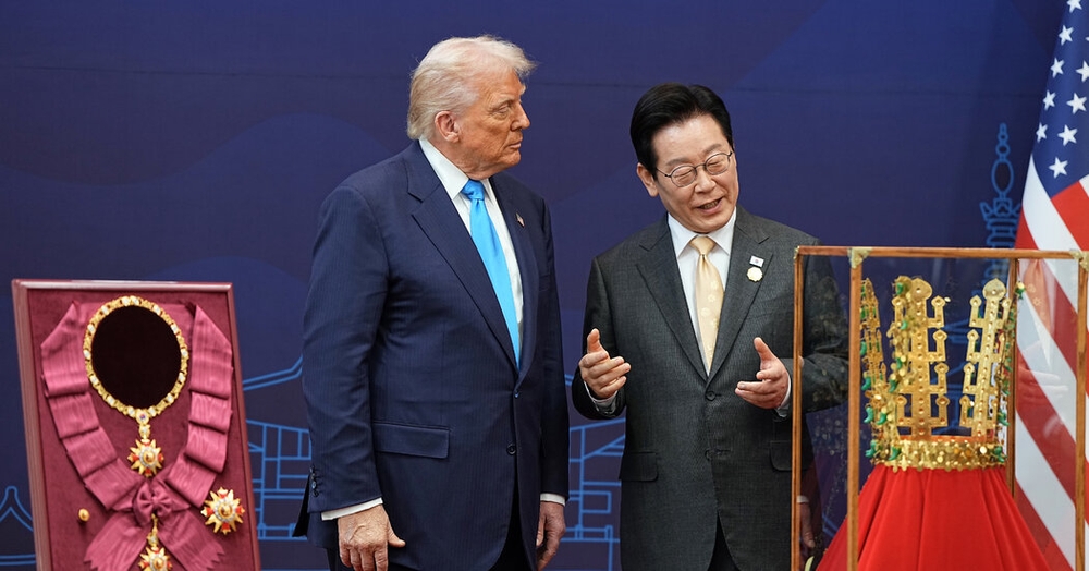 img of A Crown for the President: Monarchal Symbols in a Democratic Republic