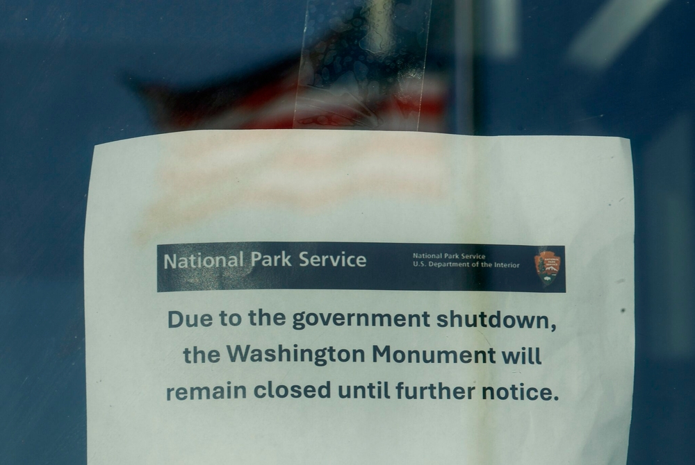 img of White House Threatens Unprecedented Mass Layoffs During Government Shutdown