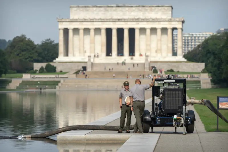 img of A Pool of Problems: The Lincoln Memorial Fiasco and the Erosion of Public Trust